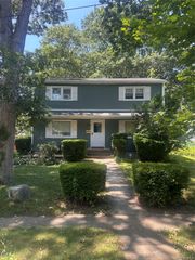 61 11th Avenue, Huntington, NY 11746