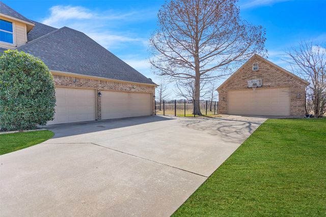 13099 Clearview Drive, Forney, TX 75126