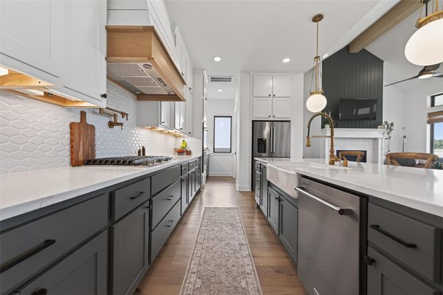 175 Shoveler Duck Way, Magnolia, TX 77354