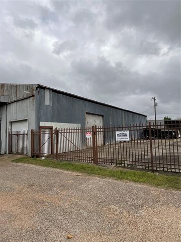 3201 Texas Avenue, La Marque, TX 77568