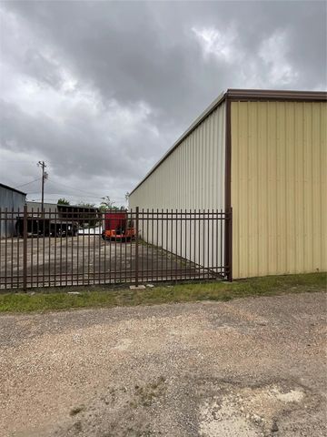 3201 Texas Avenue, La Marque, TX 77568