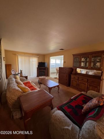 29 Robinson Road, Brick, NJ 08724