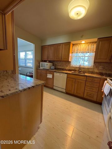 29 Robinson Road, Brick, NJ 08724