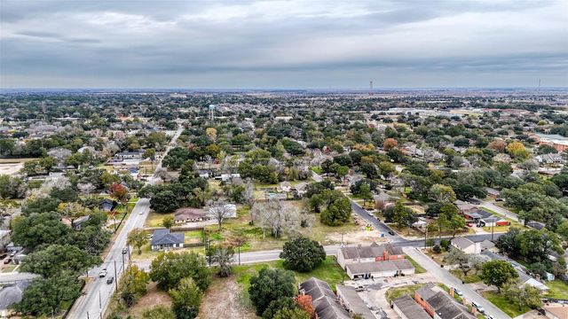 1505 East Avenue, Katy, TX 77493
