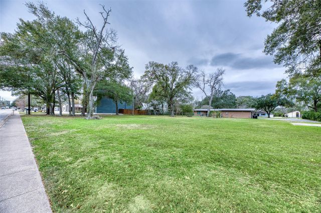 1505 East Avenue, Katy, TX 77493