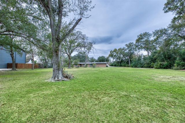 1505 East Avenue, Katy, TX 77493