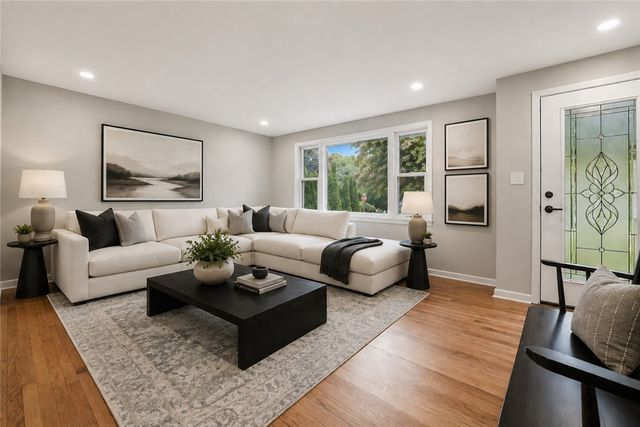 17 Shenango Rd, Neshannock Twp, PA 16105