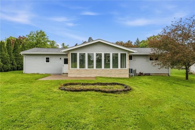 17 Shenango Rd, Neshannock Twp, PA 16105