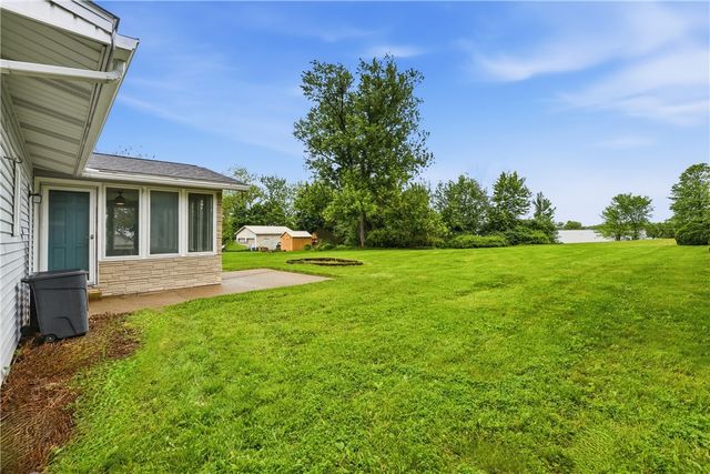 17 Shenango Rd, Neshannock Twp, PA 16105