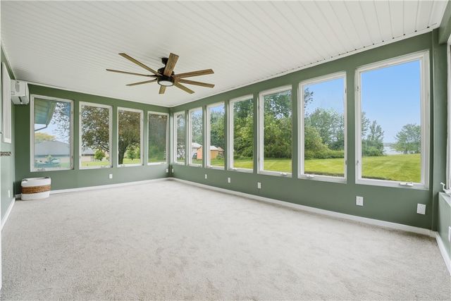 17 Shenango Rd, Neshannock Twp, PA 16105