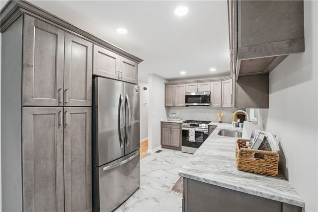 17 Shenango Rd, Neshannock Twp, PA 16105