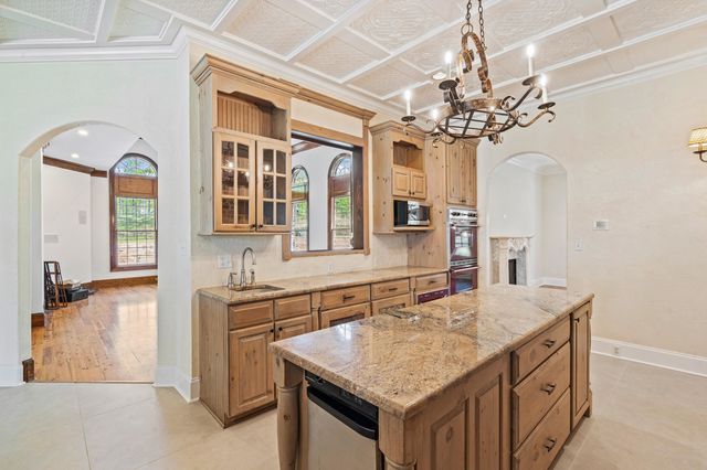 815 DENT RD, Eads, TN 38028