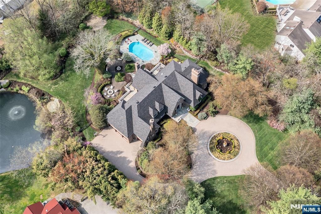 14 Eckert Farm Road, Saddle River, NJ 07458