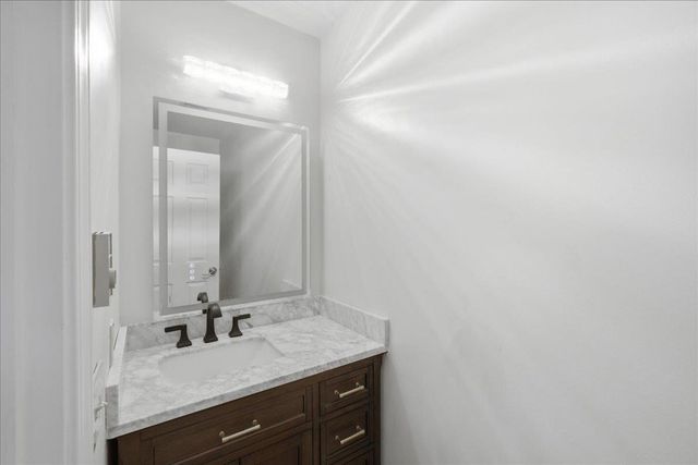 1 Overlook Drive, South Burlington, VT 05403