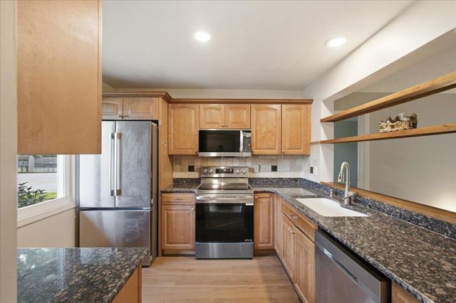 1 Overlook Drive, South Burlington, VT 05403