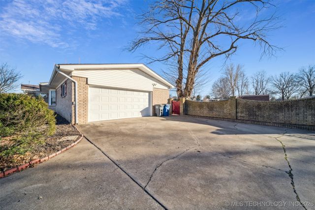 14650 E 11th Place, Tulsa, OK 74108
