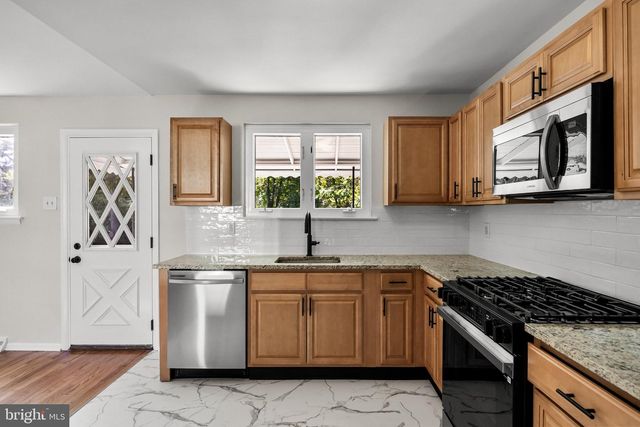 356 WASHINGTON AVE, West Berlin, NJ 08091