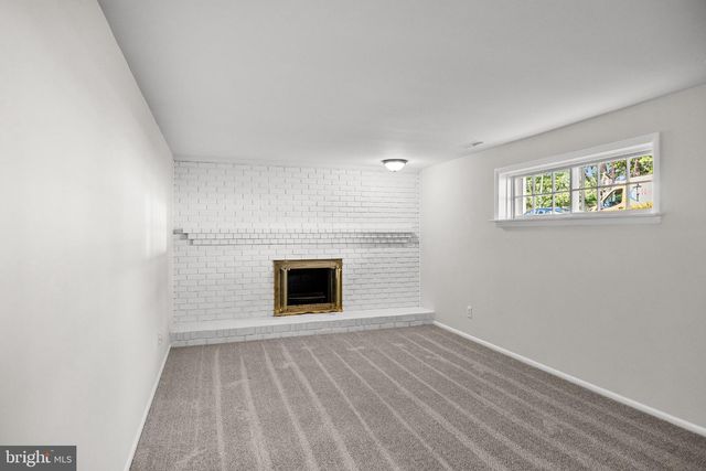 356 WASHINGTON AVE, West Berlin, NJ 08091