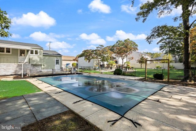 356 WASHINGTON AVE, West Berlin, NJ 08091