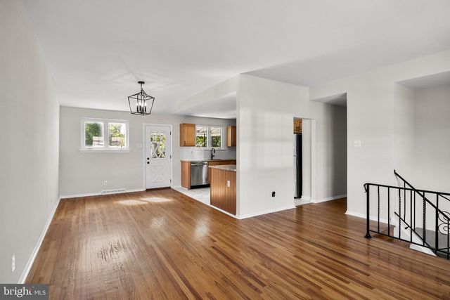 356 WASHINGTON AVE, West Berlin, NJ 08091