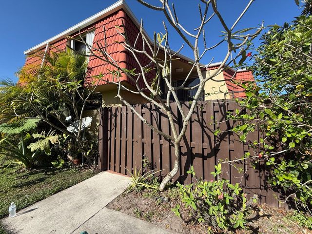 8182 Thames Boulevard D, Boca Raton, FL 33433