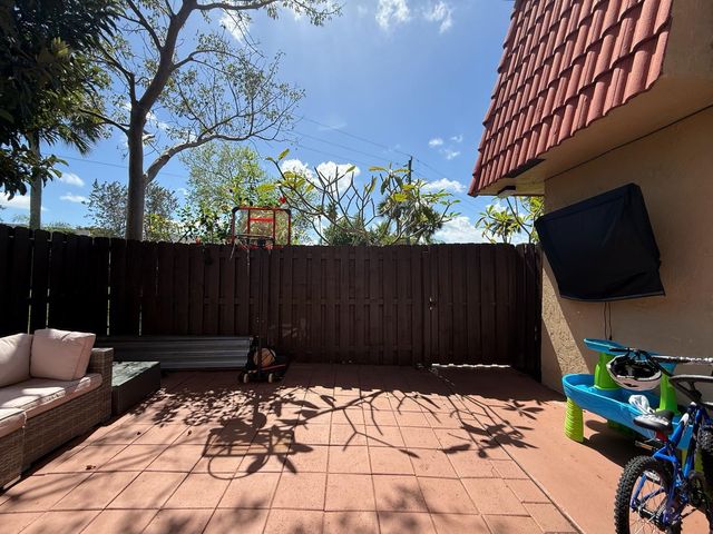 8182 Thames Boulevard D, Boca Raton, FL 33433