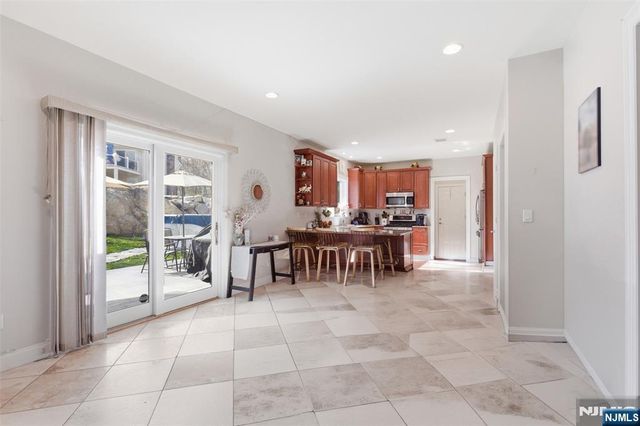 34 Tobyhanna Trail, Hopatcong, NJ 07843
