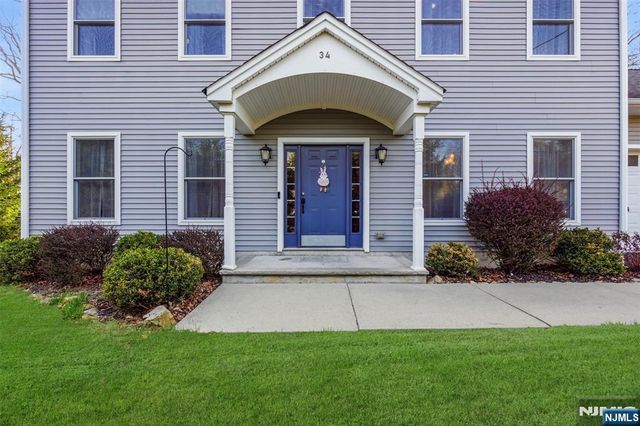 34 Tobyhanna Trail, Hopatcong, NJ 07843