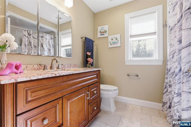 34 Tobyhanna Trail, Hopatcong, NJ 07843