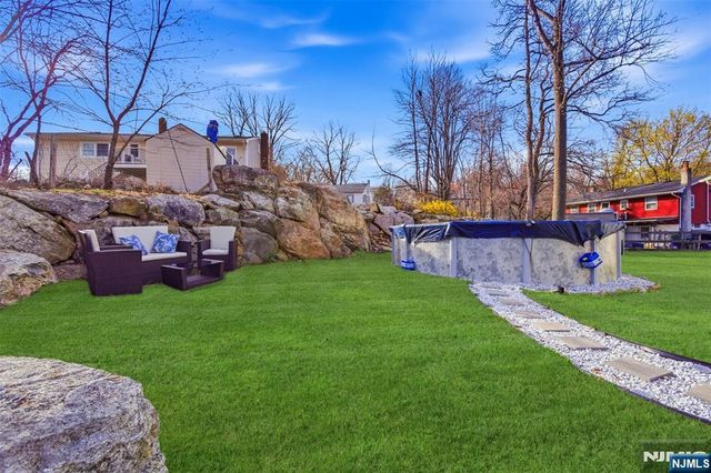 34 Tobyhanna Trail, Hopatcong, NJ 07843