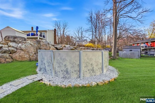 34 Tobyhanna Trail, Hopatcong, NJ 07843