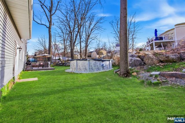 34 Tobyhanna Trail, Hopatcong, NJ 07843