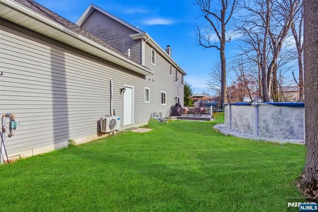 34 Tobyhanna Trail, Hopatcong, NJ 07843