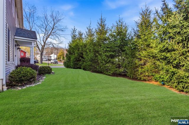 34 Tobyhanna Trail, Hopatcong, NJ 07843