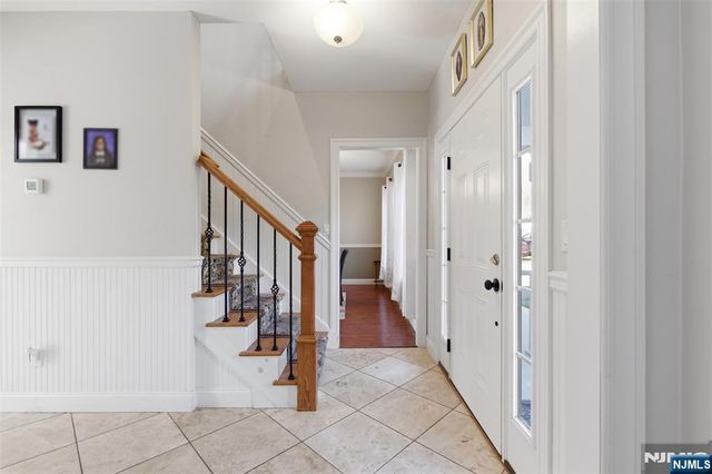 34 Tobyhanna Trail, Hopatcong, NJ 07843