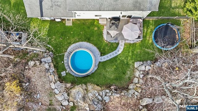 34 Tobyhanna Trail, Hopatcong, NJ 07843