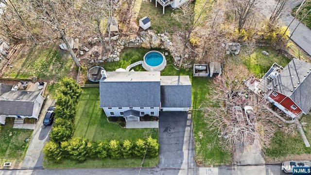34 Tobyhanna Trail, Hopatcong, NJ 07843