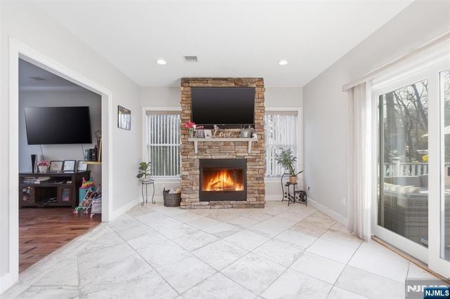 34 Tobyhanna Trail, Hopatcong, NJ 07843