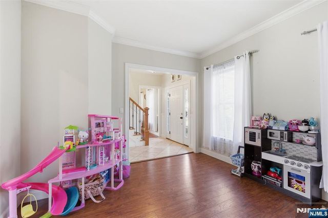 34 Tobyhanna Trail, Hopatcong, NJ 07843