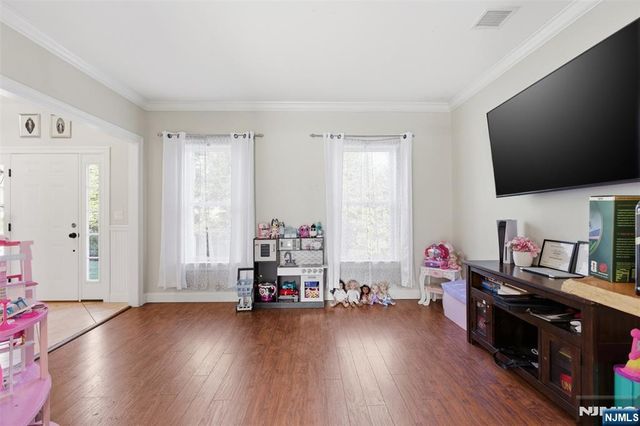 34 Tobyhanna Trail, Hopatcong, NJ 07843