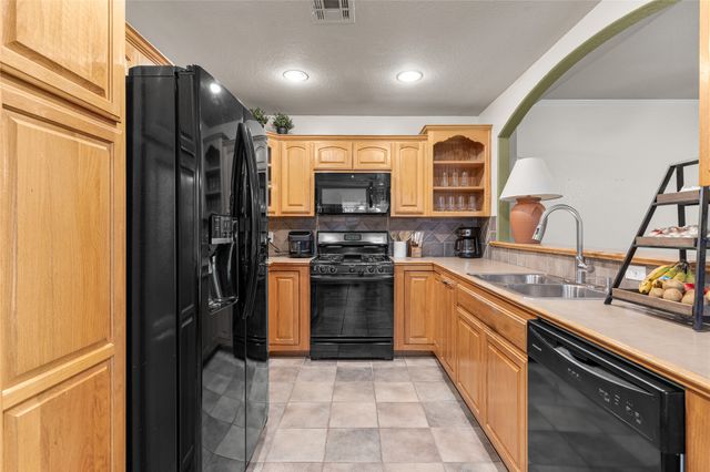 9802 E 110th Place North, Owasso, OK 74055