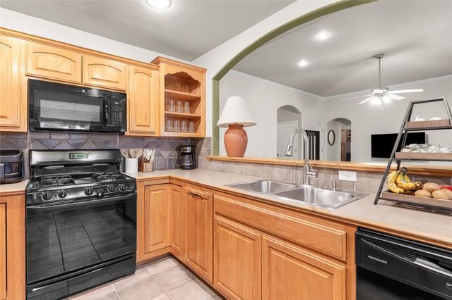 9802 E 110th Place North, Owasso, OK 74055