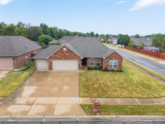 9802 E 110th Place North, Owasso, OK 74055