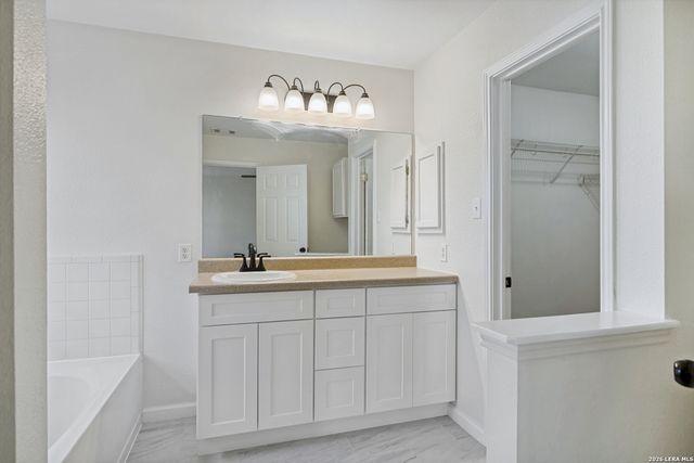 10730 Cat Mountain, San Antonio, TX 78251