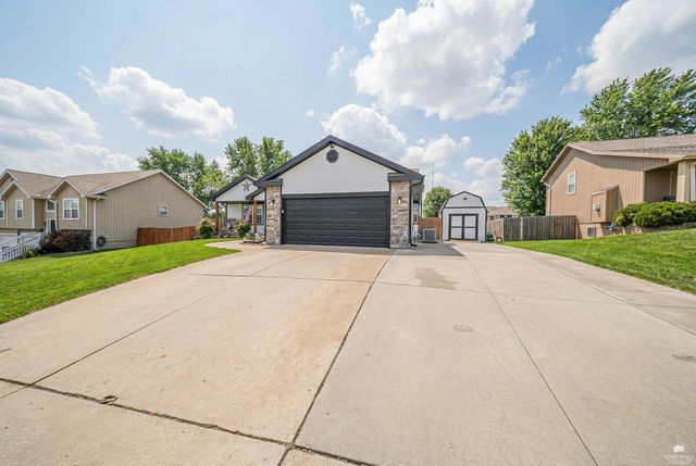 2714 Elm Creek Drive, Junction City, KS 66441