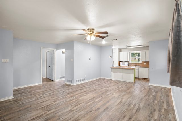 521 Hilltop Drive, Tool, TX 75143