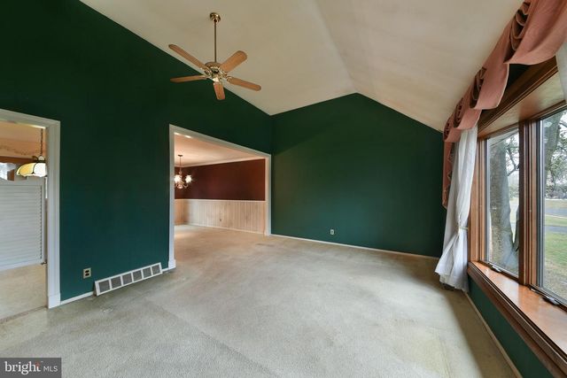 982 MUELLER RD, Warminster, PA 18974