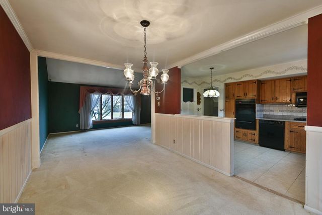 982 MUELLER RD, Warminster, PA 18974