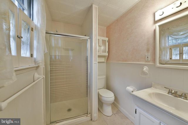 982 MUELLER RD, Warminster, PA 18974