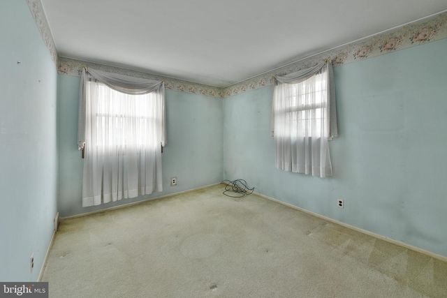 982 MUELLER RD, Warminster, PA 18974